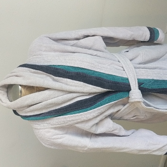 100% cotton,very heavy gray terry robe with teal and navy accent stripes. - Picture 2 of 5
